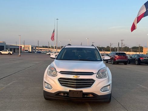 Used 2017 Chevrolet Equinox LT FWD image 5