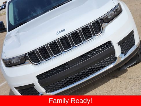 Used 2023 Jeep Grand Cherokee L Laredo w/ Luxury Tech Group I AWD/4WD image 14
