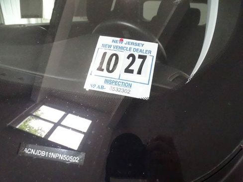 Certified 2022 Jeep Renegade Latitude w/ Convenience Group AWD/4WD image 28