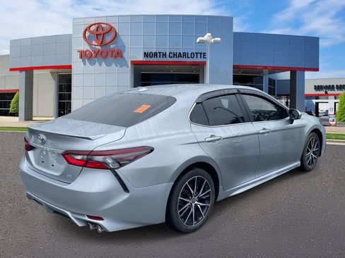 Used 2022 Toyota Camry SE w/ Convenience Package FWD image 8