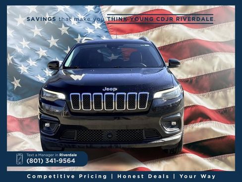 Used 2021 Jeep Cherokee Latitude Lux w/ Comfort/Convenience Group image 2