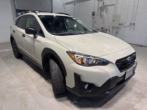 Used 2023 Subaru Crosstrek 2.0i Premium w/ Popular Package #3 image 3