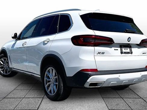Used 2022 BMW X5 xDrive40i w/ Parking Assistance Package AWD/4WD image 3