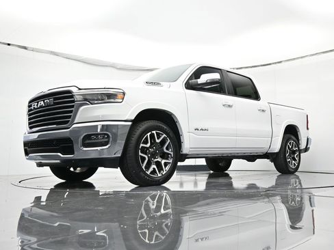 Used 2025 RAM 1500 Laramie image 36