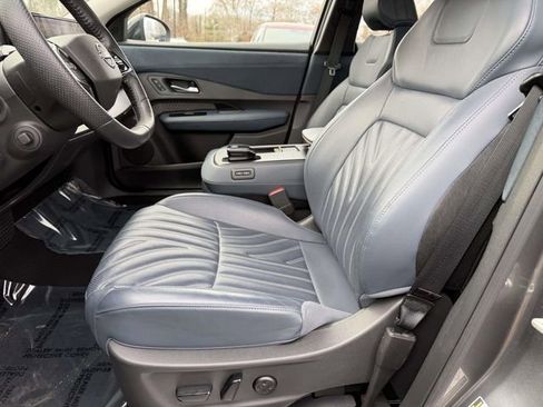 Used 2023 Nissan Ariya image 15