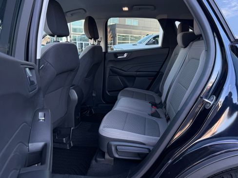 Used 2021 Ford Escape SE image 32