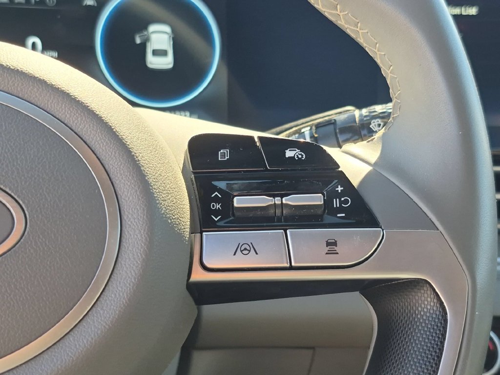 Used 2025 Hyundai Elantra SEL FWD image 22