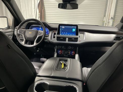 Used 2023 Chevrolet Suburban LT image 16