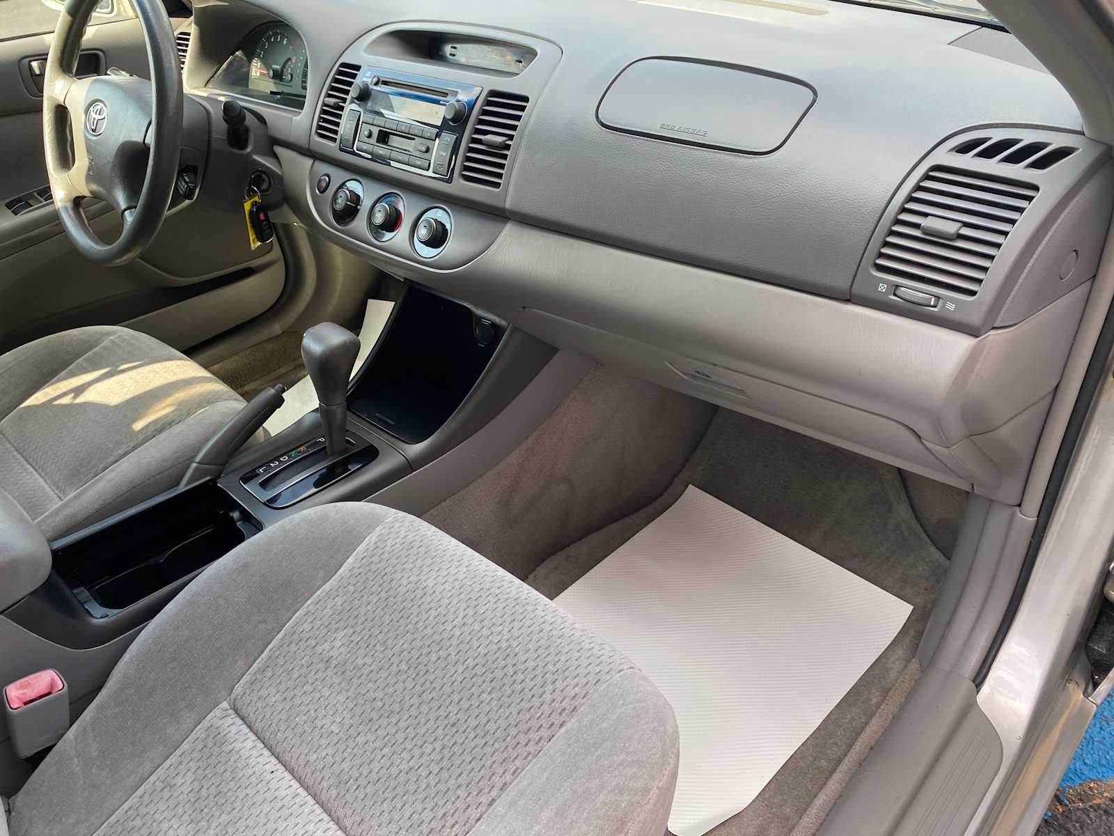 Used 2004 Toyota Camry LE w/ Fleet Convenience Pkg FWD image 20
