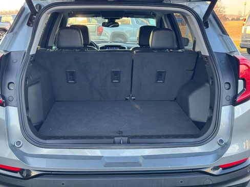 Used 2023 GMC Terrain SLT w/ Elevation Edition image 5