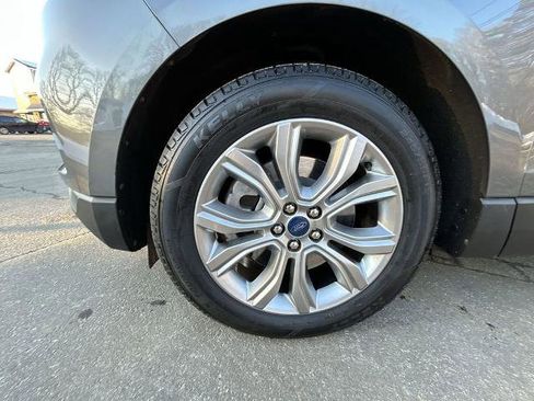 Certified 2022 Ford Edge Titanium image 10