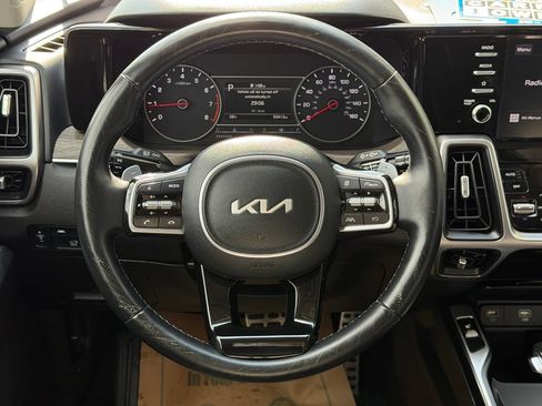 Used 2023 Kia Sorento EX AWD/4WD image 17