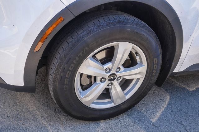 Certified 2023 Kia Sorento LX FWD image 7