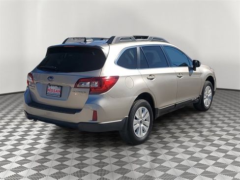 Used 2017 Subaru Outback 2.5i Premium image 2