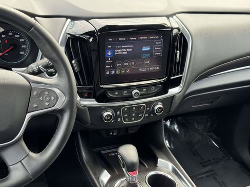 Used 2023 Chevrolet Traverse RS AWD/4WD image 3
