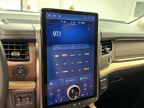 Used 2024 Ford Expedition Max Limited RWD image 23