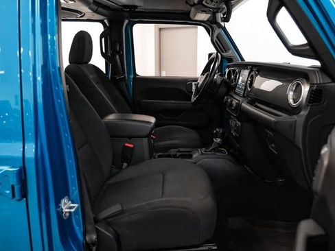 Used 2020 Jeep Wrangler Unlimited Sahara AWD/4WD image 32