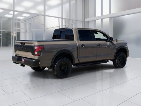 Used 2021 Nissan Titan PRO-4X w/ Pro-4x Convenience Package image 6