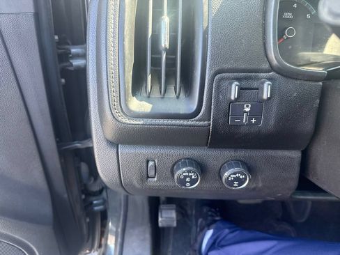 Used 2017 GMC Canyon SLT w/ Driver Alert Package AWD/4WD image 11