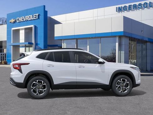 New 2026 Chevrolet Trax LT w/ Driver Confidence Package image 5