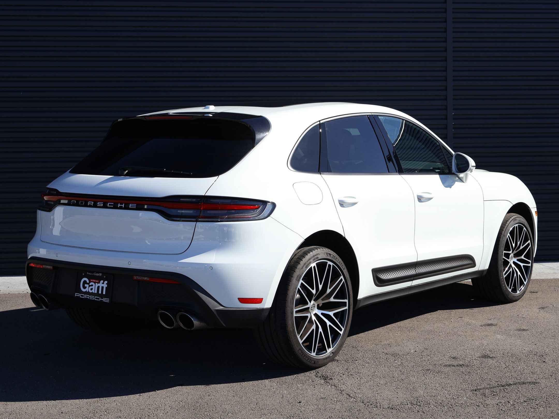 Used 2023 Porsche Macan AWD/4WD image 9
