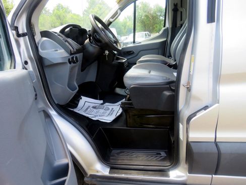 Used 2016 Ford Transit 350 XL image 9