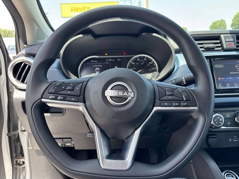 Used 2025 Nissan Versa SV FWD image 25