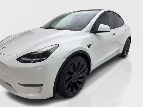 Used 2021 Tesla Model Y Performance image 11