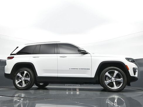 Used 2023 Jeep Grand Cherokee 4WD 4xe w/ Luxury Tech Group II image 25