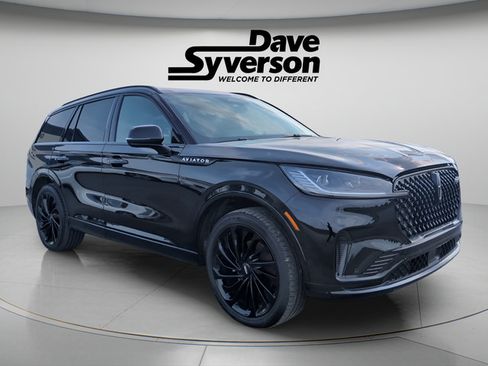 Used 2026 Lincoln Aviator Reserve w/ Jet Appearance Package AWD/4WD image 3