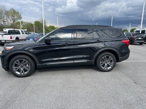 Used 2022 Ford Explorer XLT w/ Equipment Group 202A AWD/4WD image 1