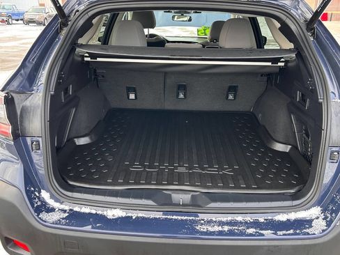 Used 2024 Subaru Outback Premium image 9