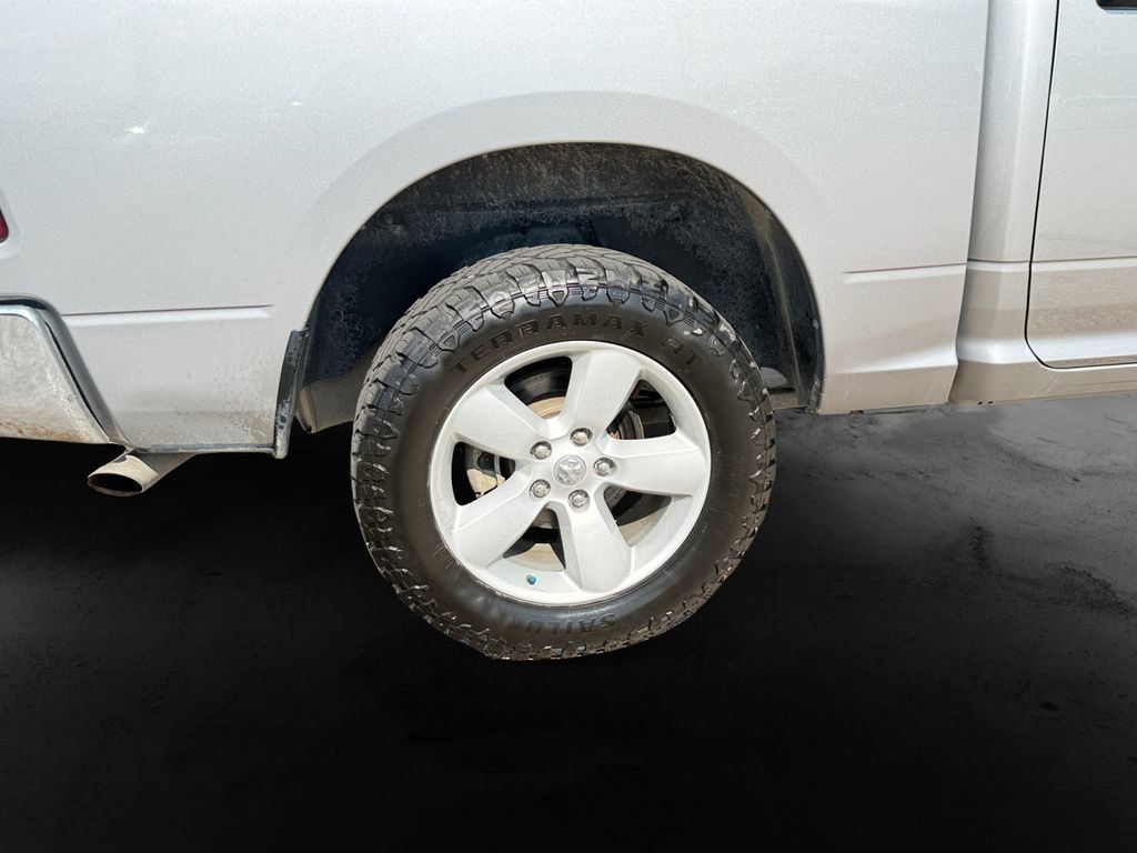 Used 2023 RAM 1500 Classic SLT AWD/4WD image 12
