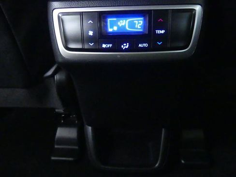 Used 2019 Toyota Highlander Plus image 22