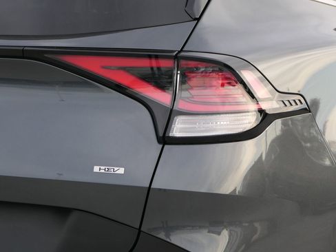 Used 2024 Kia Sportage EX image 4