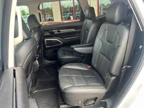Used 2022 Kia Telluride EX w/ EX Premium Package FWD image 9