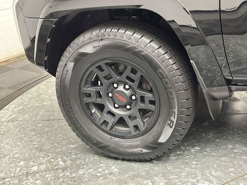 Used 2019 Toyota 4Runner SR5 Premium AWD/4WD image 33