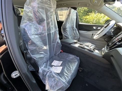 New 2025 Volvo XC60 T8 Plus w/ Protection Package Premier image 15