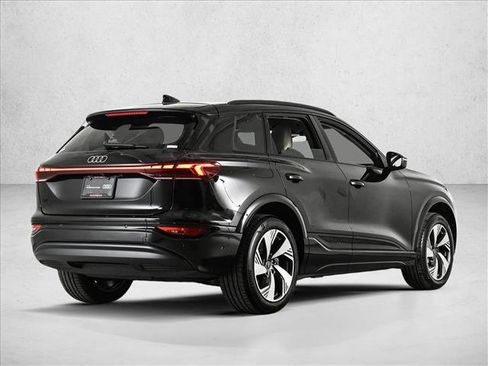 Certified 2025 Audi Q6 e-tron Premium Plus w/ Premium Plus AWD/4WD image 5