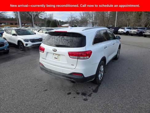Used 2016 Kia Sorento LX w/ LX Convenience Package image 6