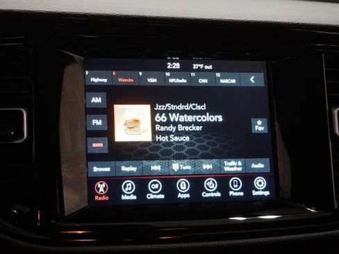 Used 2024 Dodge Durango SXT w/ 3rd Row Seating Group AWD/4WD image 23