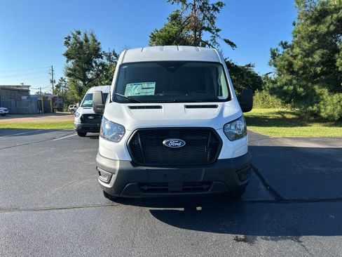 New 2026 Ford Transit 250 148 Medium Roof RWD image 2