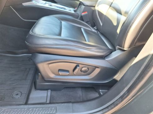 Used 2022 Ford Explorer XLT w/ Equipment Group 202A image 31