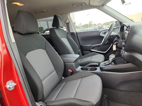 Used 2024 Kia Soul LX w/ Option Group 015 FWD image 15