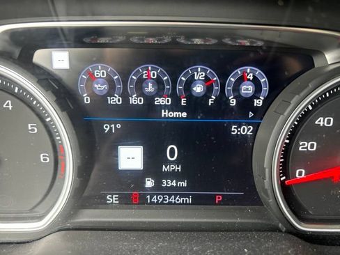 Used 2021 Chevrolet Suburban Premier w/ Premium Package RWD image 8