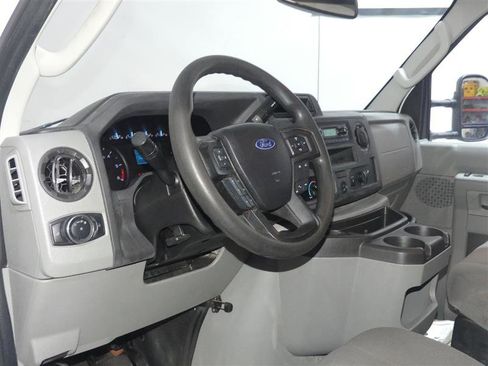 Used 2021 Ford E-350 and Econoline 350 Super Duty w/ Power Windows & Locks Group image 17