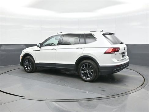 Used 2023 Volkswagen Tiguan SE image 5
