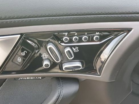 Used 2014 Jaguar F-TYPE Convertible image 11