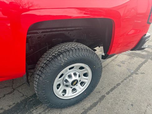 Used 2018 Chevrolet Silverado 3500 W/T w/ Snow Plow Prep Package image 10