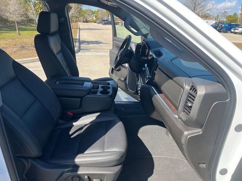 Used 2025 GMC Sierra 1500 SLT image 46